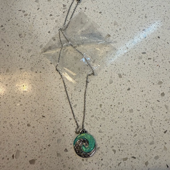 Stylish Hawaiian necklace New! - Picture 4 of 5